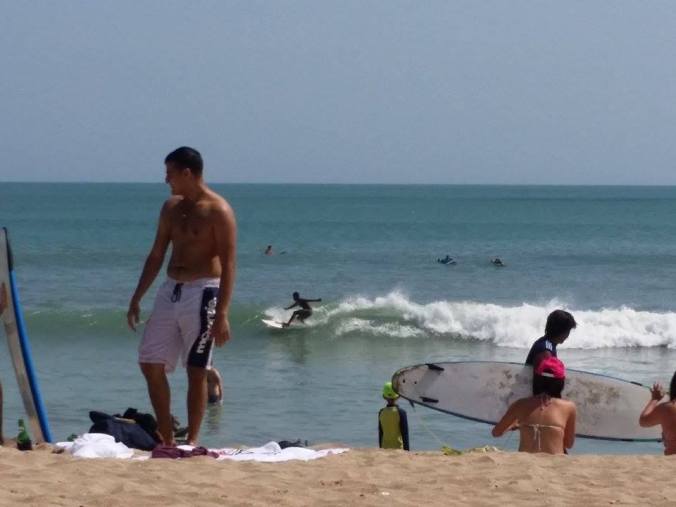 Surfare vid Kuta beach! Surfer at Kuta beach!