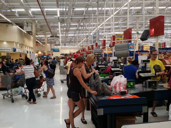 Det blev en hel del shopping för oss i Walmart! There was a lot of shopping for us in Walmart!